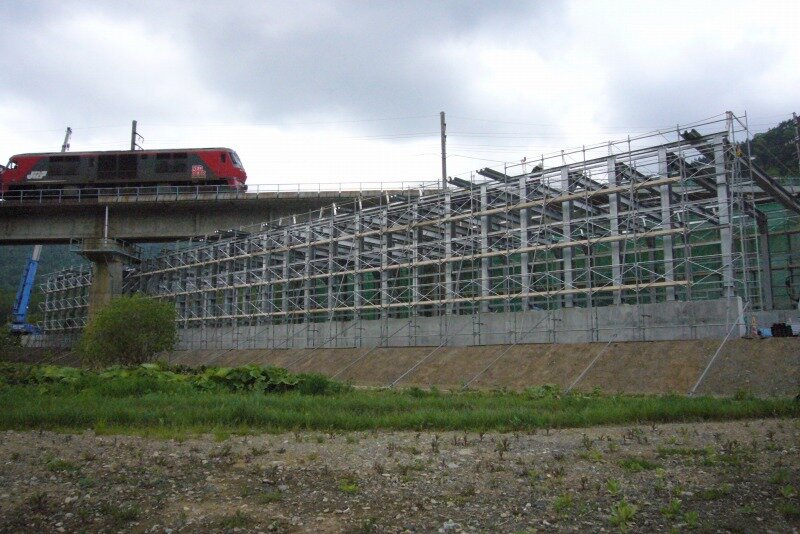 高速道路トンネル工事