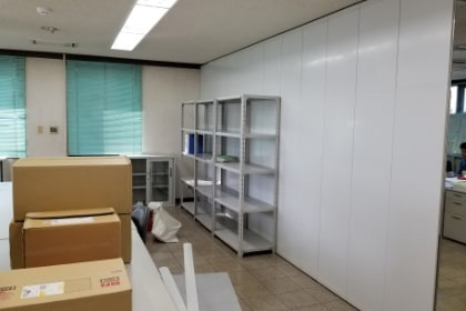 オフィスの間仕切りに設置した屋内仮囲い